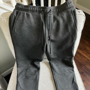 American Eagle men’s M tall charcoal gray joggers